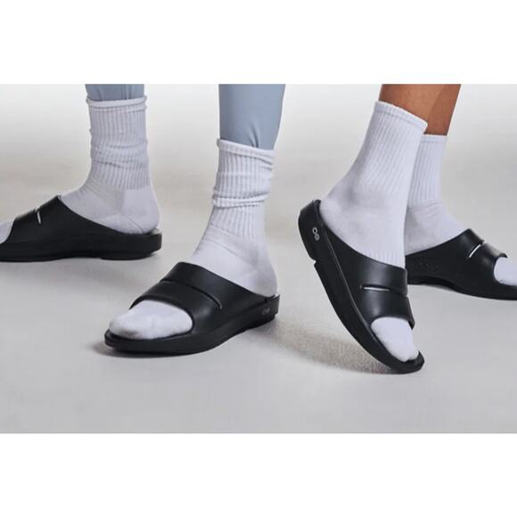 OOFOS Unisex SZ M10 W12 OOahh Slide Sandal In Black - Picture 2 of 7